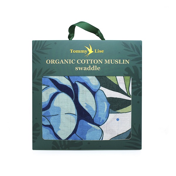 Baby blanket in a gift box made of 100% organic cotton, Tommy Lise - Azure Blossom