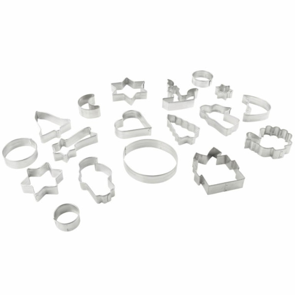 18 Christmas cookie cutters in a box
