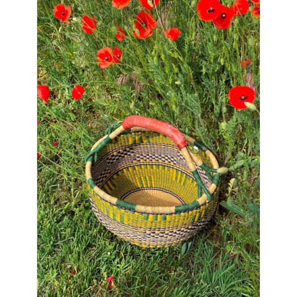 Wicker shopping basket made of natural materials, ...